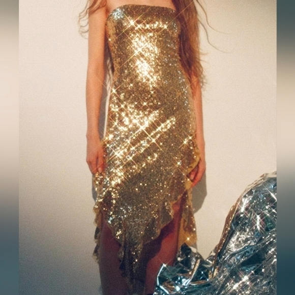 Urban Outfitters Stella Sequin Strapless Midi Dress in Gold Size Large NWT - Picture 2 of 13